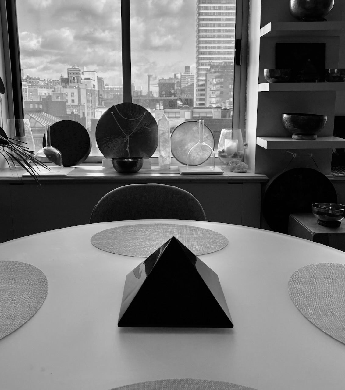 Black and white dining room with city view, IMG_8165web